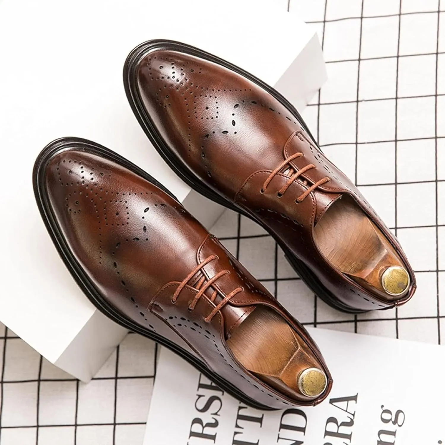 Men's Formal Business Shoes, Gentlemen's Banquet Dress Shoes, Pointed Brogue Shoes, Autumn and Winter Casual Leather Office Shoes