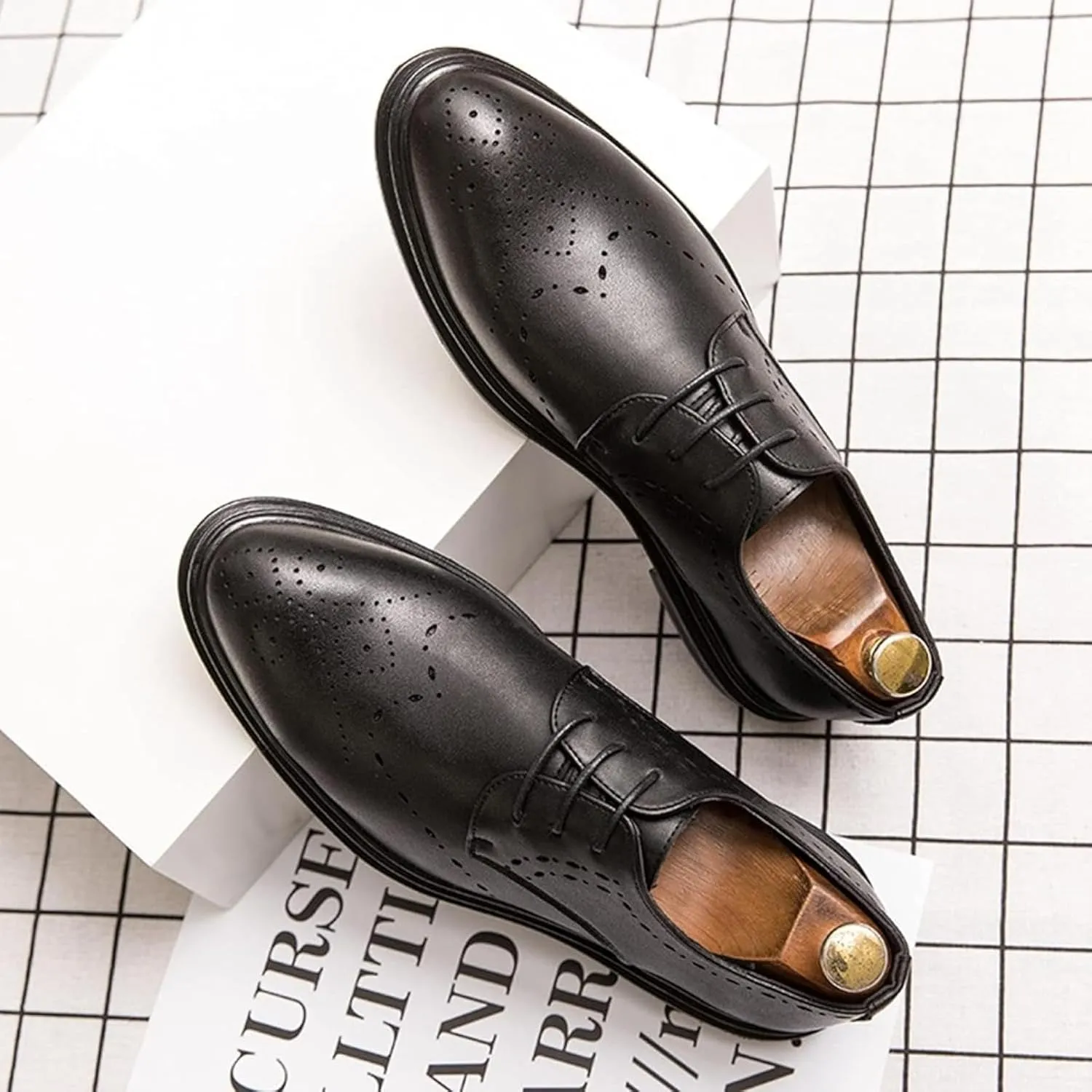 Men's Formal Business Shoes, Gentlemen's Banquet Dress Shoes, Pointed Brogue Shoes, Autumn and Winter Casual Leather Office Shoes
