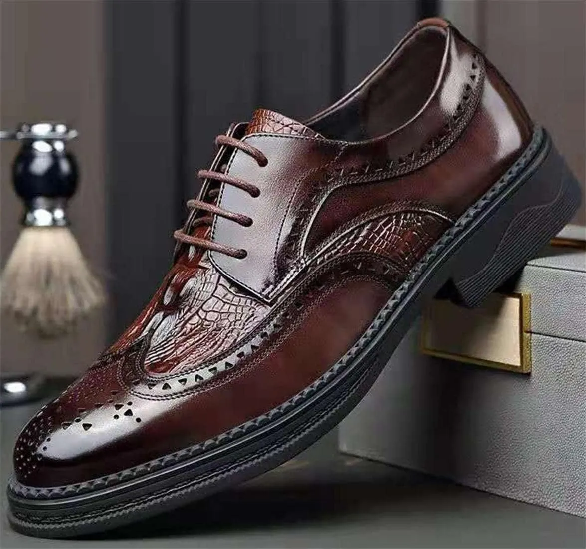 Men's Leather Lace-up Formal Dress Oxfords Shoes Carved Brogue Shoes Business Shoes Tuxedo Wedding Shoes