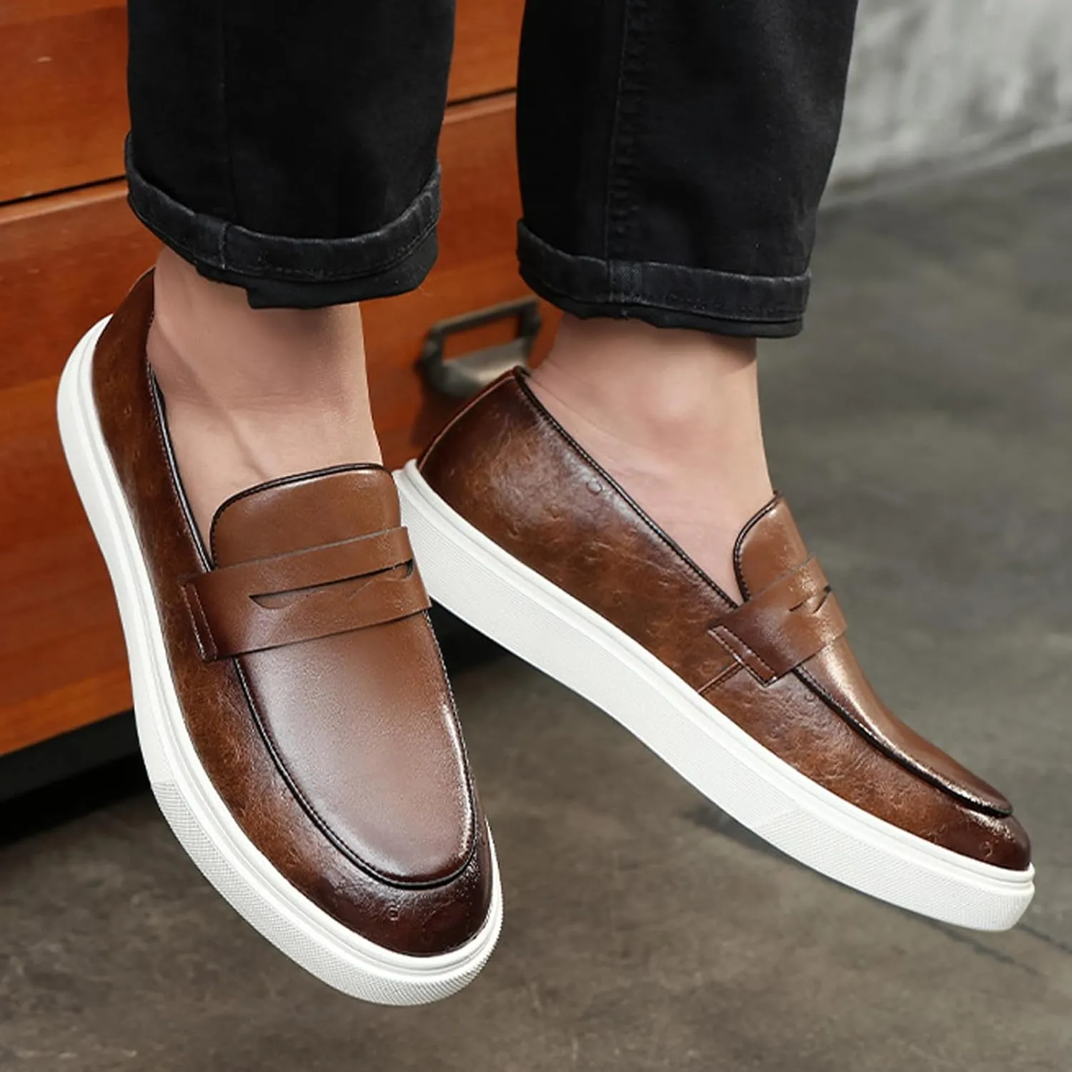 Men's Leather Slip-on Flat Loafers,Fashion Breathable Low Top Comfortable Soft Sole Non-Slip Business Formal Loafers Retro Casual Wedding Party Driving Penny Shoes