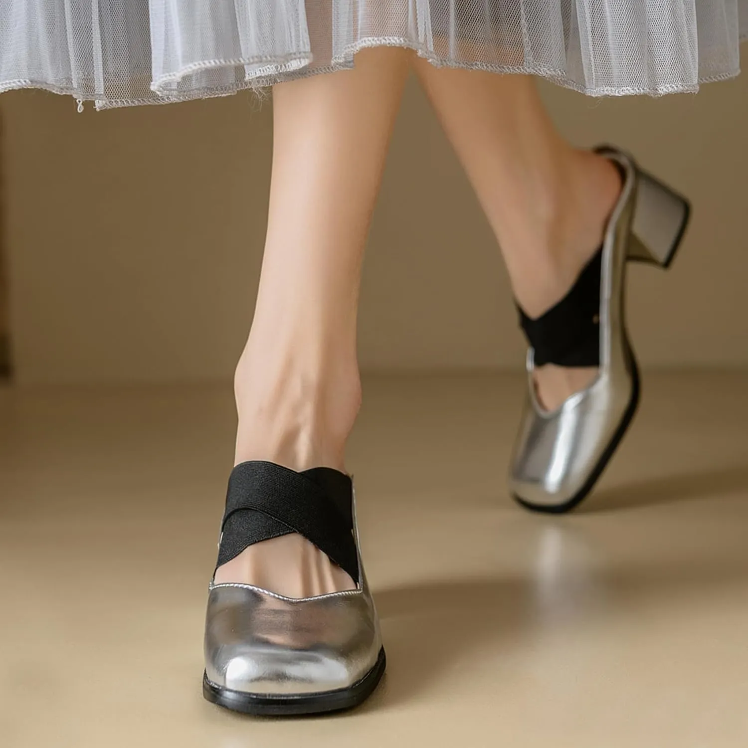 Women Strap Block Heels Closed Toe Mid Heel Sandals