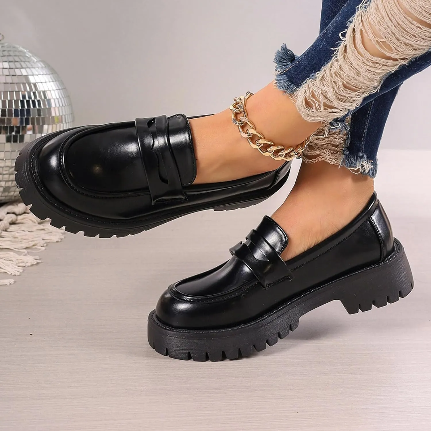 Women's Classic Loafers Lug Sole Low Top Hands Free Wide Width Slip on Comfortable Casual Boat Shoes Ladies Cushioned Footbed Lightweight Jogging Tennis Sneakers Breathable Comfy Walking Shoe