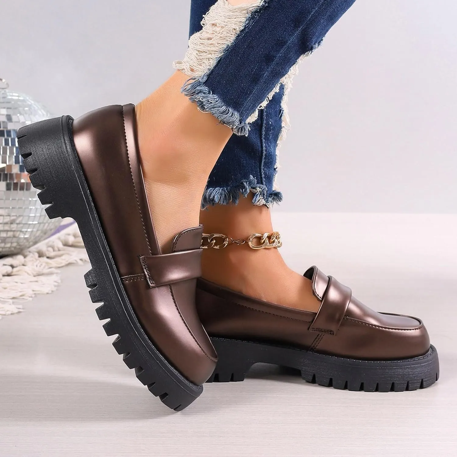 Women's Classic Loafers Lug Sole Low Top Hands Free Wide Width Slip on Comfortable Casual Boat Shoes Ladies Cushioned Footbed Lightweight Jogging Tennis Sneakers Breathable Comfy Walking Shoe