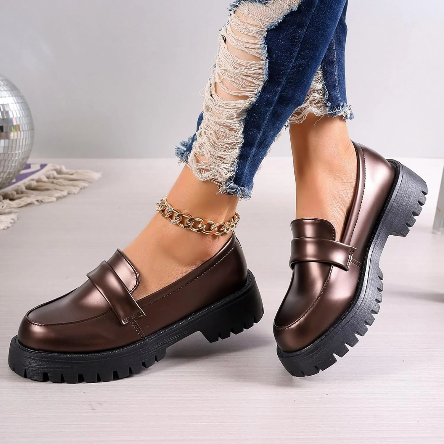 Women's Classic Loafers Lug Sole Low Top Hands Free Wide Width Slip on Comfortable Casual Boat Shoes Ladies Cushioned Footbed Lightweight Jogging Tennis Sneakers Breathable Comfy Walking Shoe