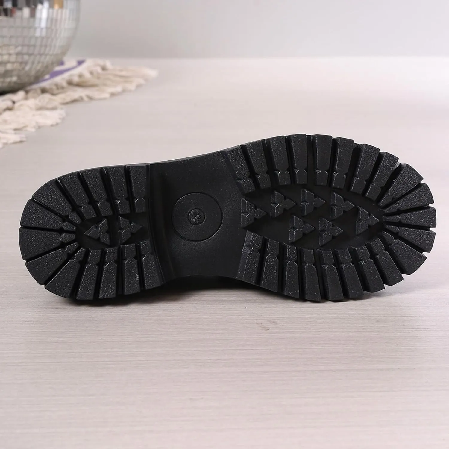 Women's Classic Loafers Lug Sole Low Top Hands Free Wide Width Slip on Comfortable Casual Boat Shoes Ladies Cushioned Footbed Lightweight Jogging Tennis Sneakers Breathable Comfy Walking Shoe