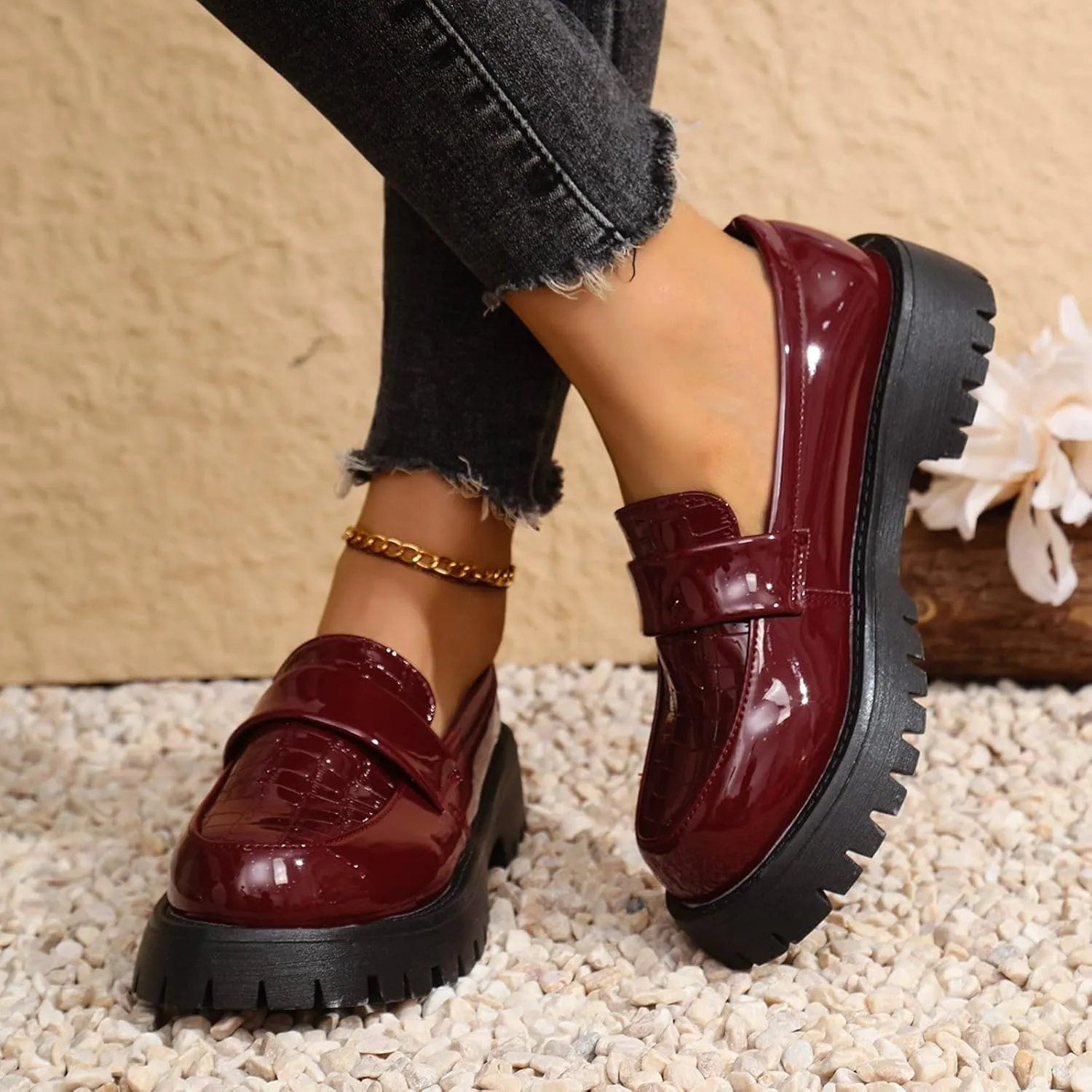 Women's Loafers, Hands Free Slip-on Chunky Lug Sole Dressy Shoes Wide Width Comfortable Casual Boat Shoe Ladies Cushioned Footbed Lightweight Jogging Comfy Walking Footwear for Daily Wear