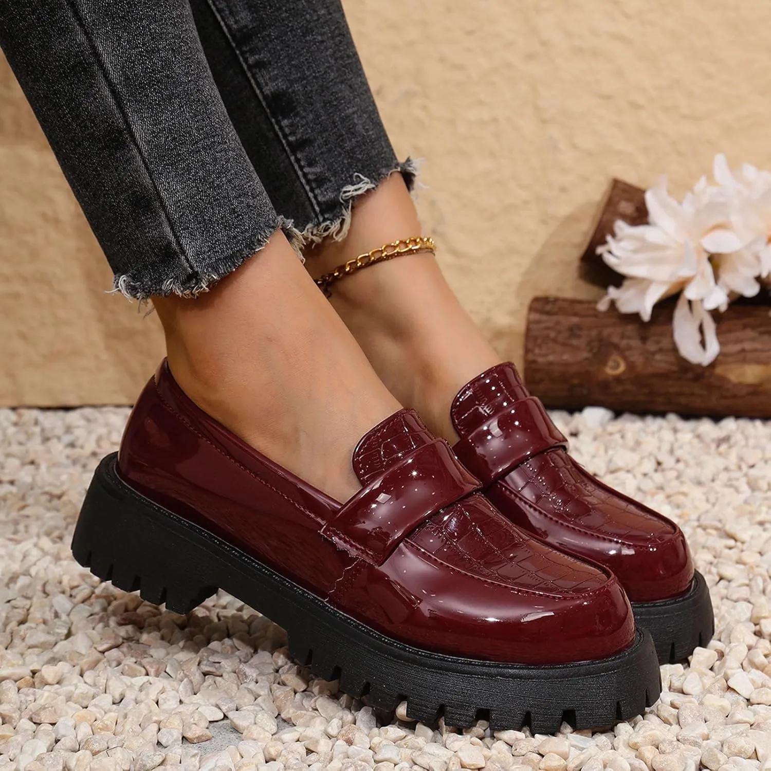 Women's Loafers, Hands Free Slip-on Chunky Lug Sole Dressy Shoes Wide Width Comfortable Casual Boat Shoe Ladies Cushioned Footbed Lightweight Jogging Comfy Walking Footwear for Daily Wear