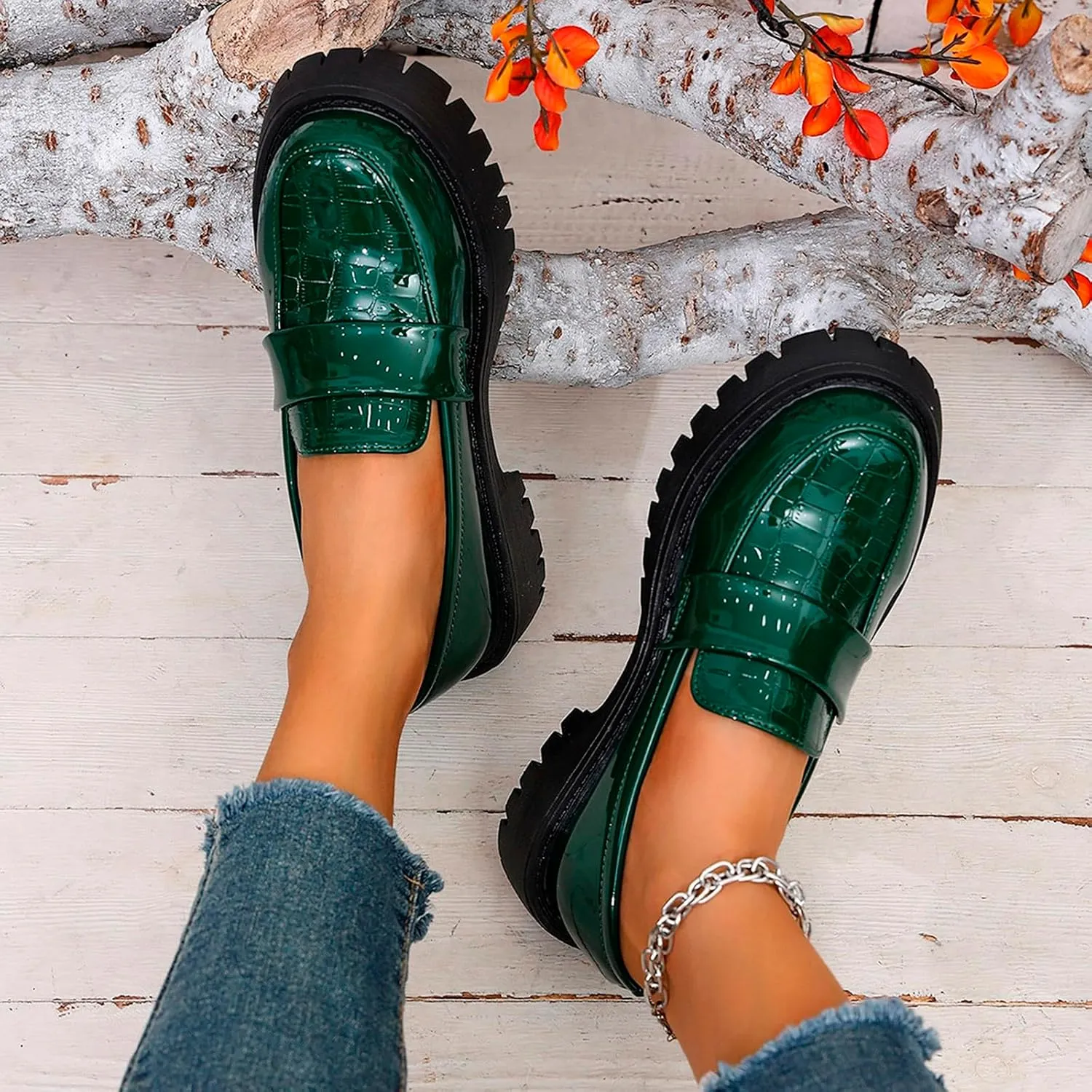Women's Loafers, Hands Free Slip-on Chunky Lug Sole Dressy Shoes Wide Width Comfortable Casual Boat Shoe Ladies Cushioned Footbed Lightweight Jogging Comfy Walking Footwear for Daily Wear