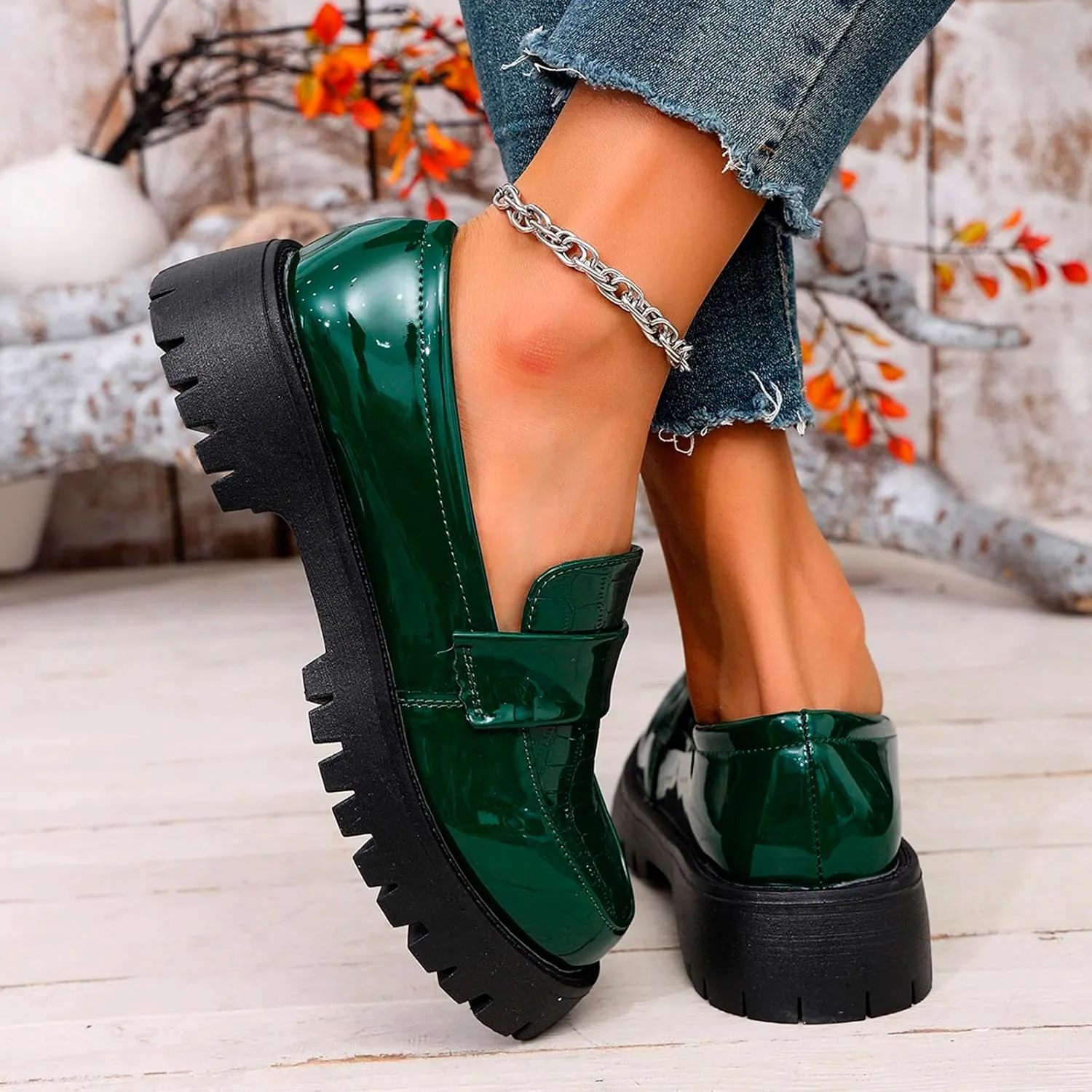 Women's Loafers, Hands Free Slip-on Chunky Lug Sole Dressy Shoes Wide Width Comfortable Casual Boat Shoe Ladies Cushioned Footbed Lightweight Jogging Comfy Walking Footwear for Daily Wear