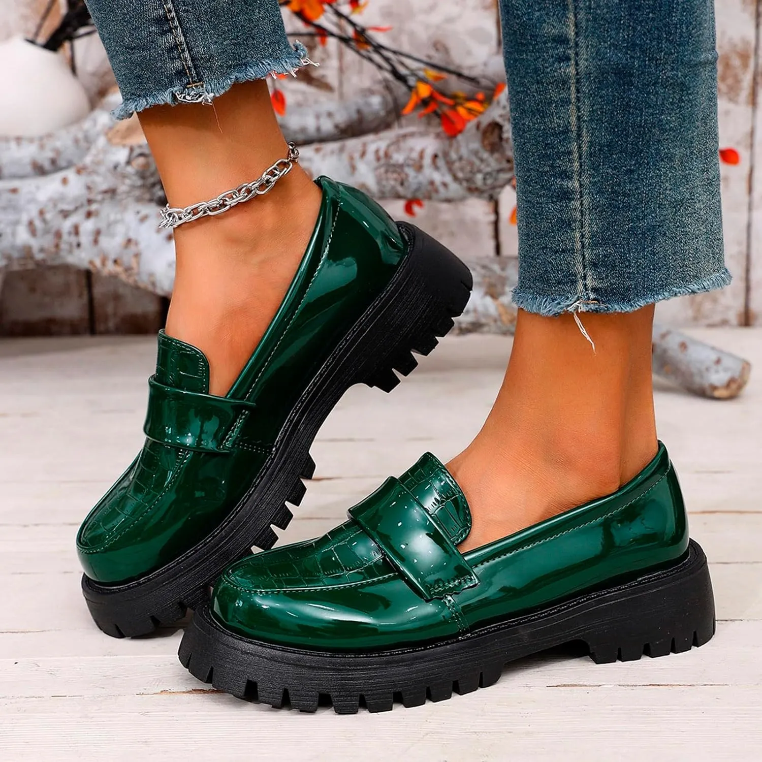 Women's Loafers, Hands Free Slip-on Chunky Lug Sole Dressy Shoes Wide Width Comfortable Casual Boat Shoe Ladies Cushioned Footbed Lightweight Jogging Comfy Walking Footwear for Daily Wear