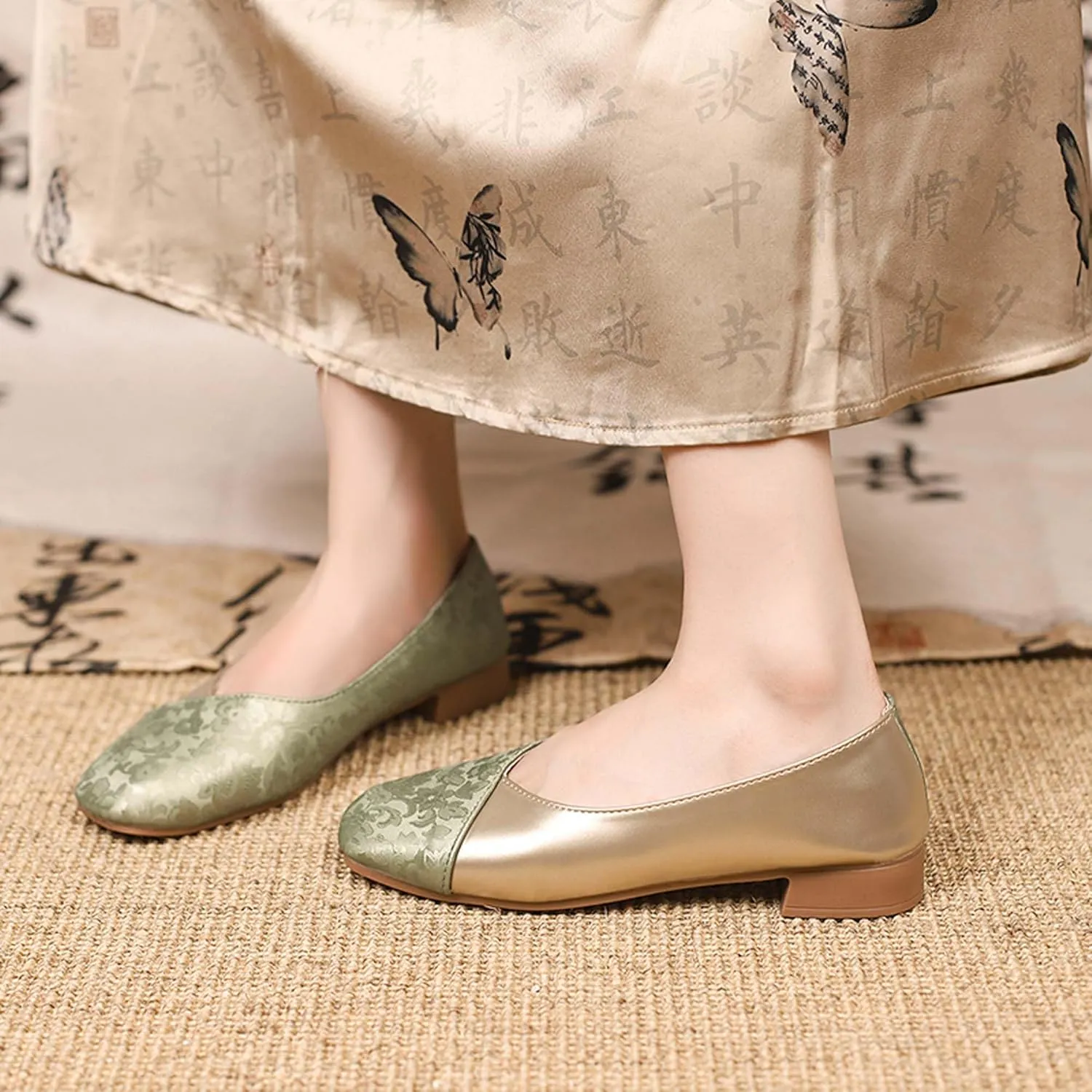 Women's Walking Loafers Round Toe Shallow Mouth Casual Shoes Comfortable Lightweight Non Slip Soft Sole Ballet Flat Shoes White