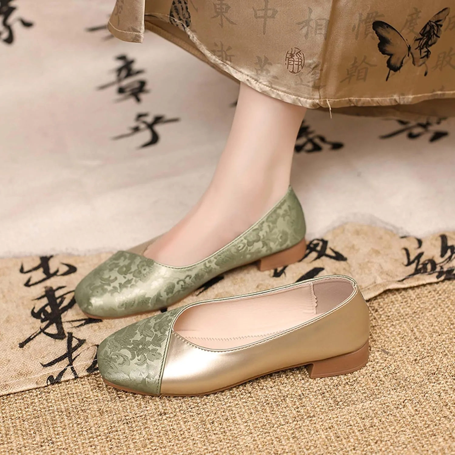 Women's Walking Loafers Round Toe Shallow Mouth Casual Shoes Comfortable Lightweight Non Slip Soft Sole Ballet Flat Shoes White