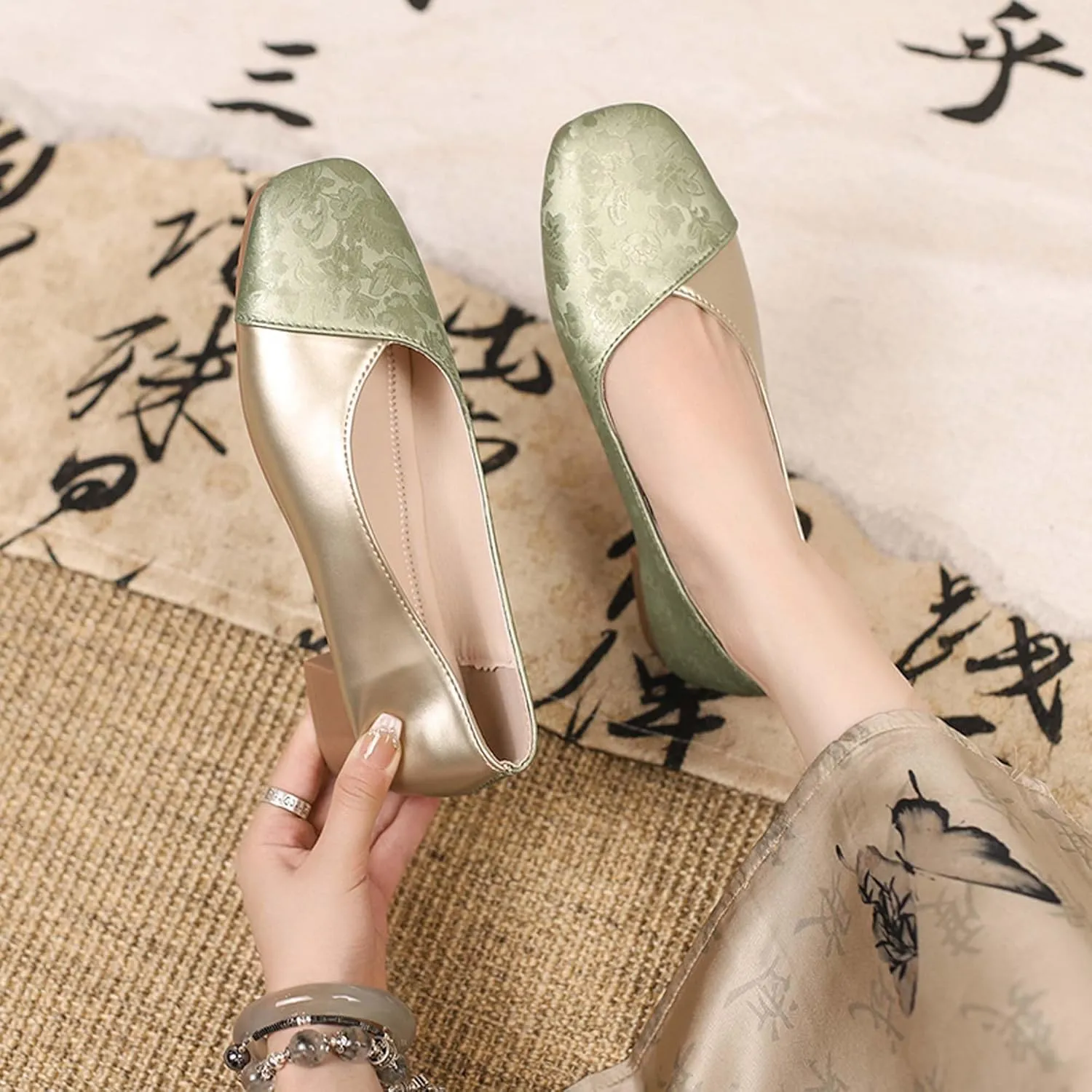 Women's Walking Loafers Round Toe Shallow Mouth Casual Shoes Comfortable Lightweight Non Slip Soft Sole Ballet Flat Shoes White