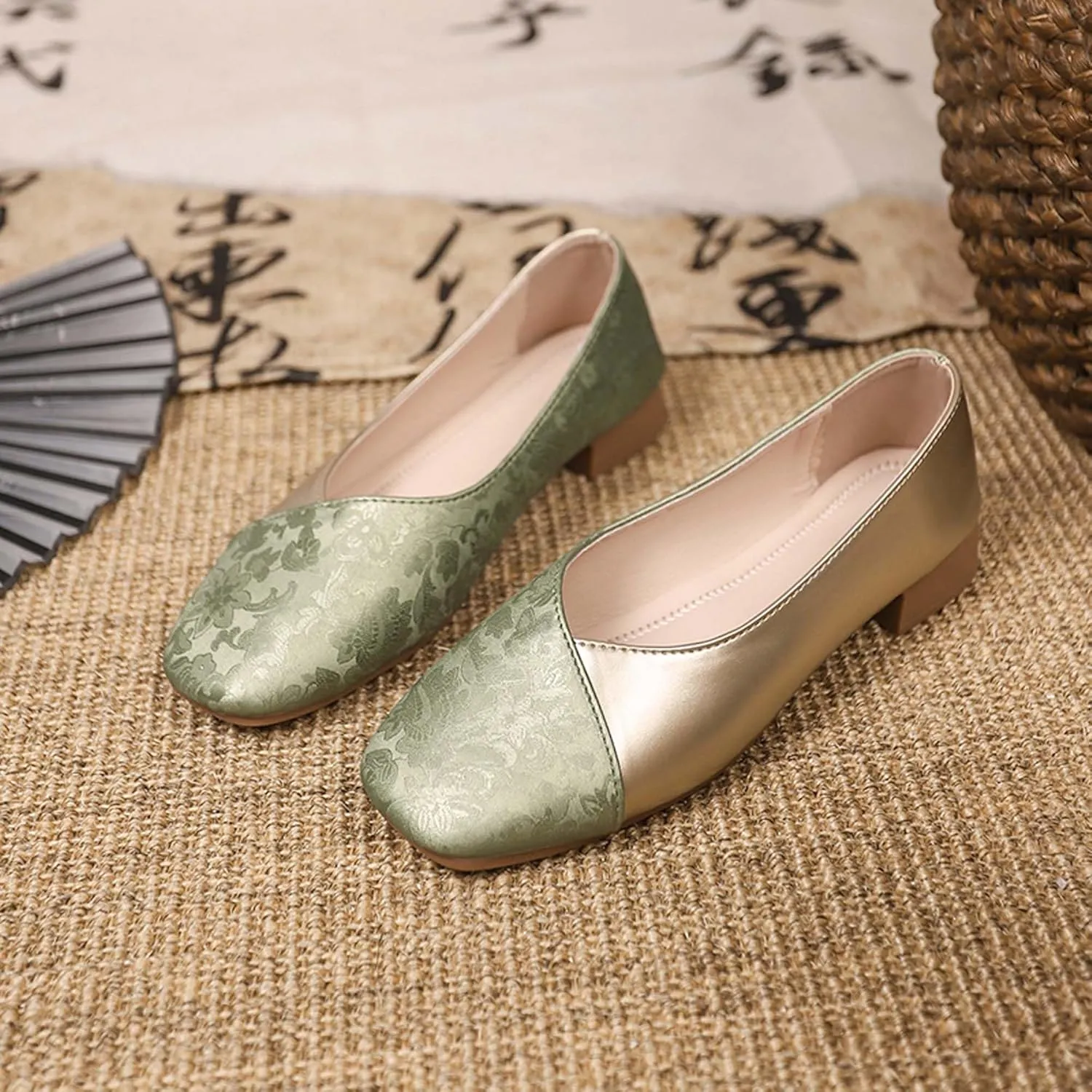 Women's Walking Loafers Round Toe Shallow Mouth Casual Shoes Comfortable Lightweight Non Slip Soft Sole Ballet Flat Shoes White